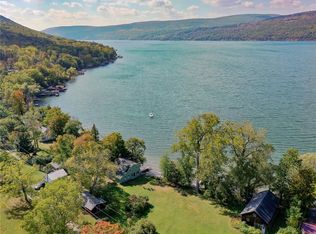 828 Green Cove Dr, Middlesex, NY 14507