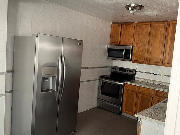 3rd image of 4029 Versailles Dr Unit 1-4029F