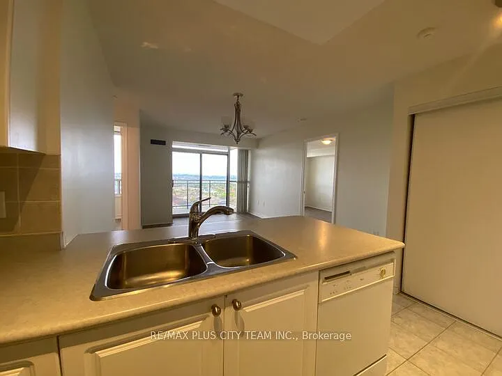 55 Strathaven Dr #1901 — Photo 6