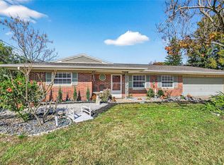 1245 N Pineapple Ln, Eustis, FL 32726