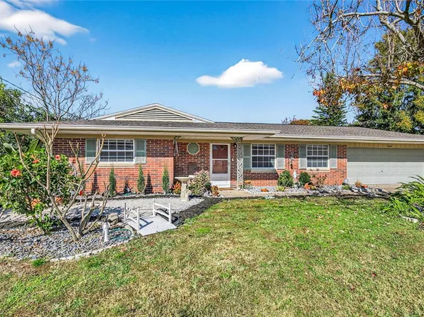 1245 N Pineapple Ln, Eustis, FL 32726