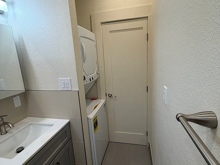 1290 12th Ave #6 — Photo 6