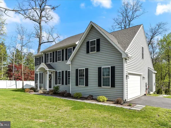 321 N Middletown Rd, Media, PA 19063