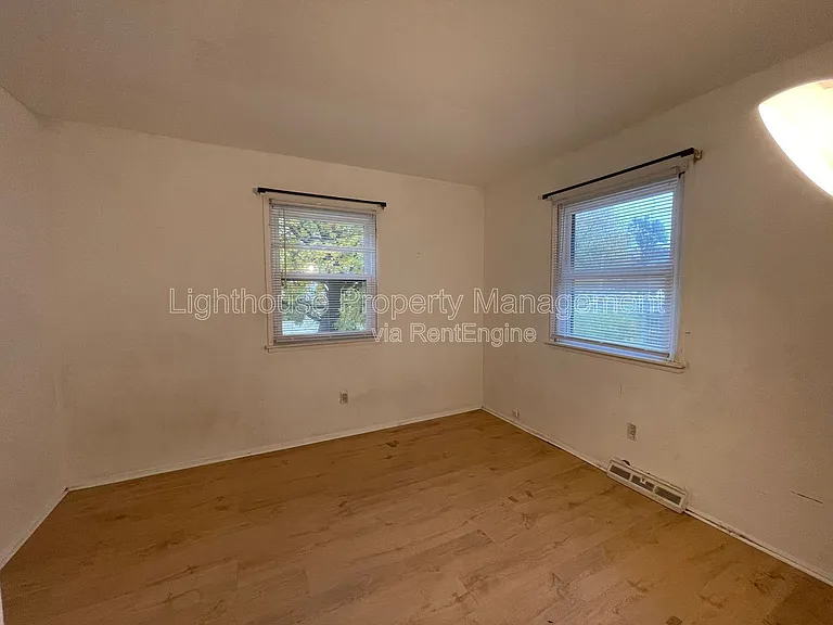 4211 Beechmount Ave — Photo 7