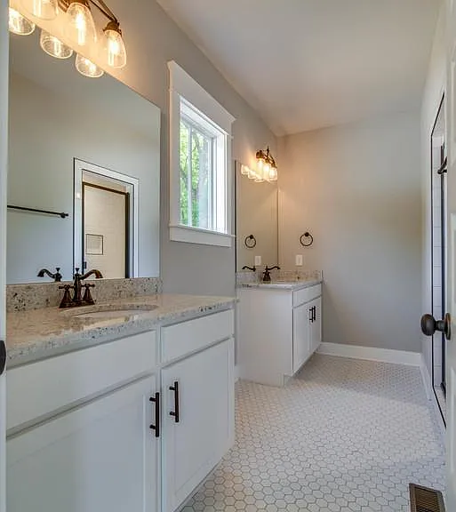 135 Marie St — Photo 12