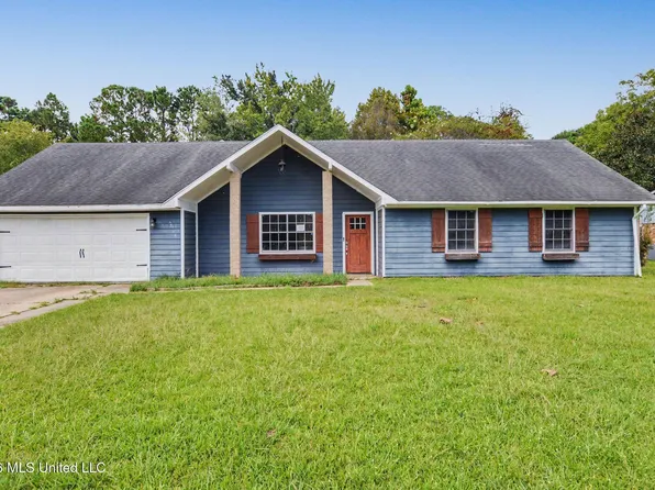 2208 Lewis Gate Dr, Gautier, MS 39553
