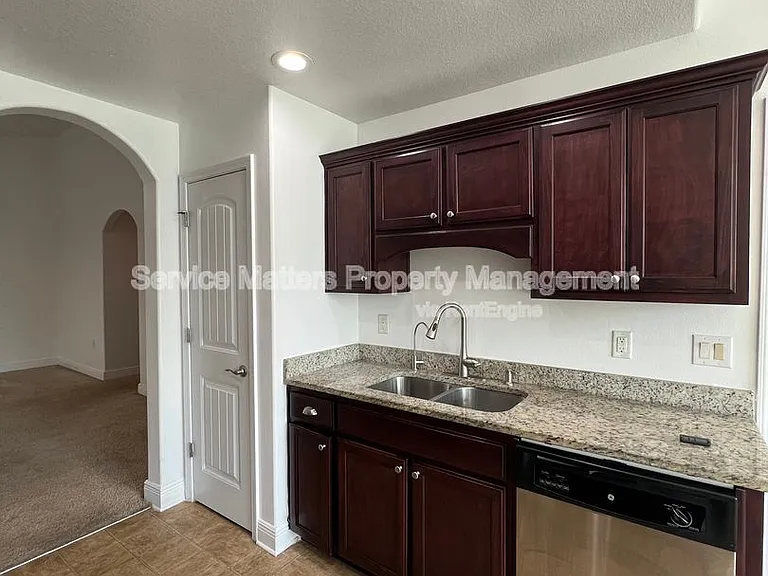 4496 Fiske St — Photo 10