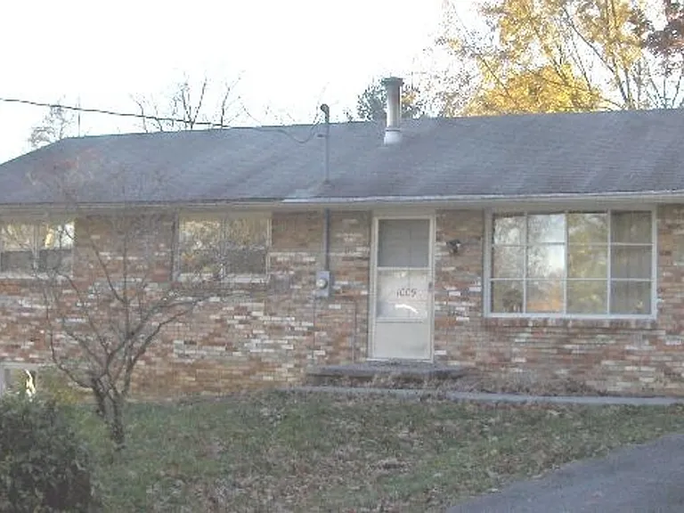 1009 Kabrich St — Photo 1