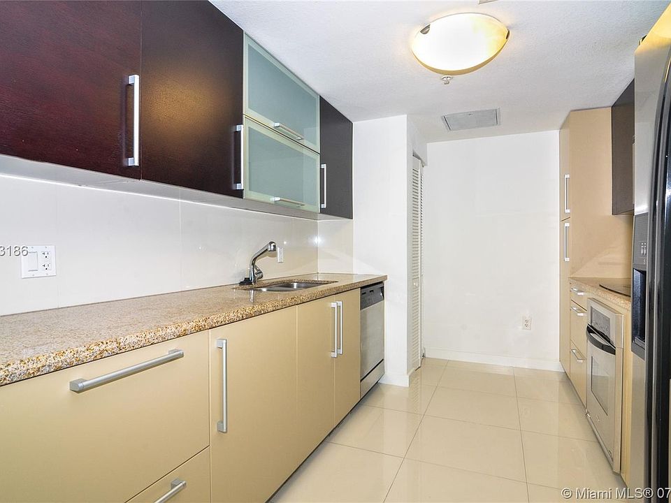 1st image of 500 NE 29th St APT 705