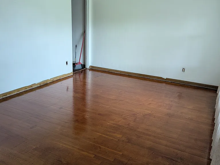 2000 Saint Stephen Dr — Photo 12
