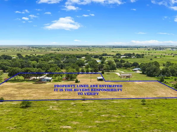 215 Lakeview Ln, El Campo, TX 77437