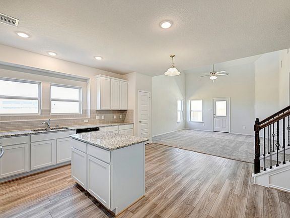 5th image of 771 Woodhaven Lakes Dr