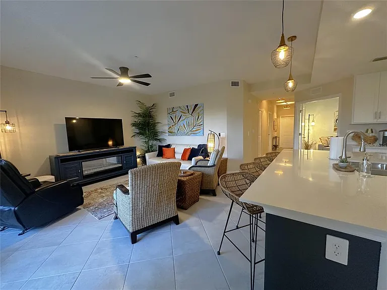 14221 Heritage Landing Blvd #2014 — Photo 8