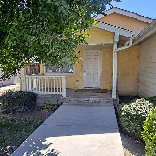 640 E Shaver St Photo 1
