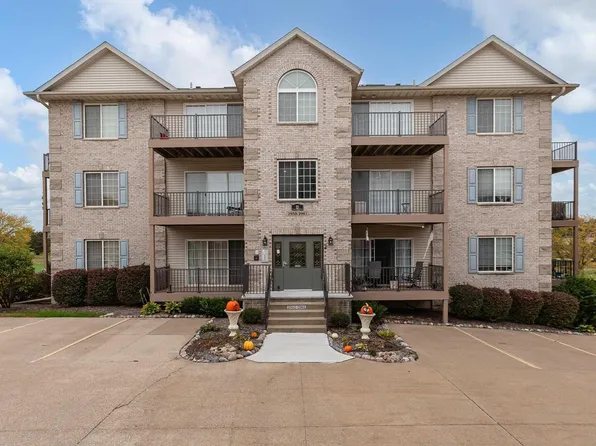 2956 Holiday Ct Building 4, Bettendorf, IA 52722