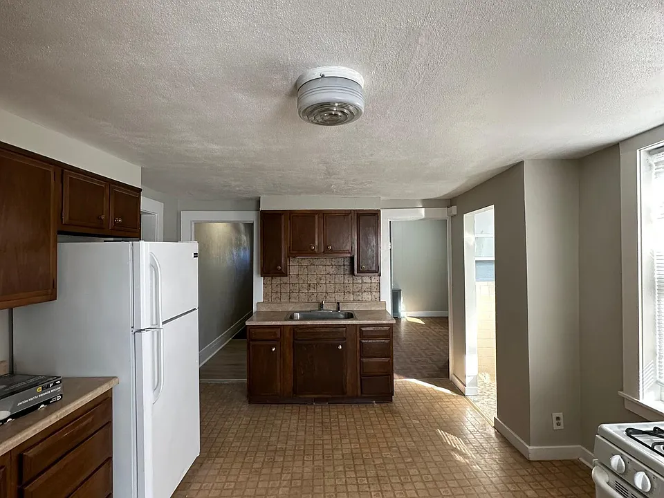 19 Brown St #2