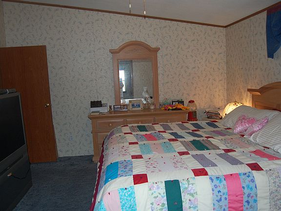 2nd image of 48 Holland Hills Loop