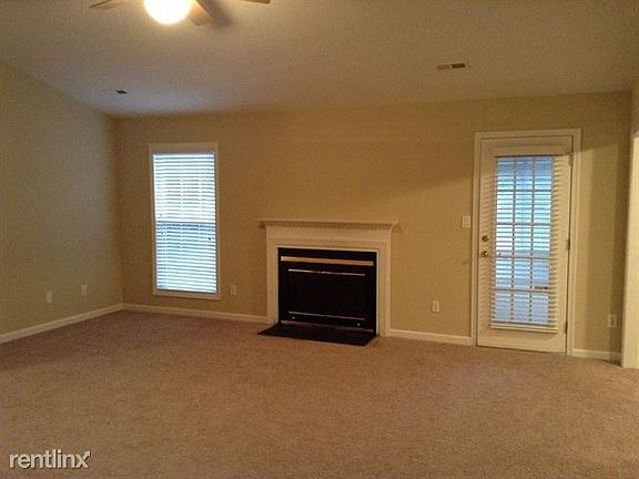 3rd image of 3984 Cherry Tree Dr