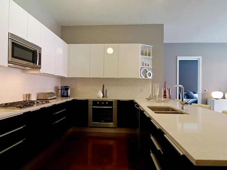 2410 W Bloomingdale Ave #2D — Photo 4
