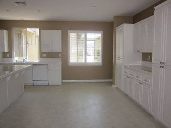 3rd image of 32314 Poinsettia Ln