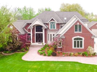 1138 Lamb Rd, Troy, MI 48085