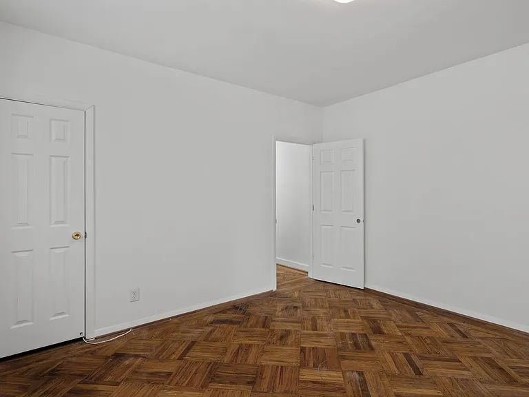 4617 Locust St #1 — Photo 10