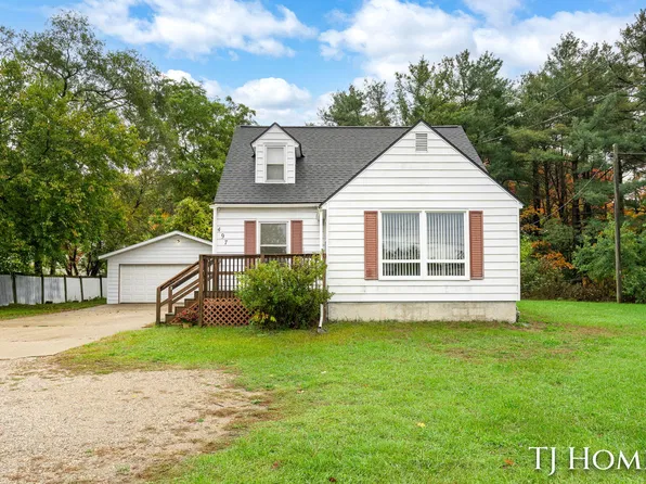 497 136th Ave, Holland, MI 49424