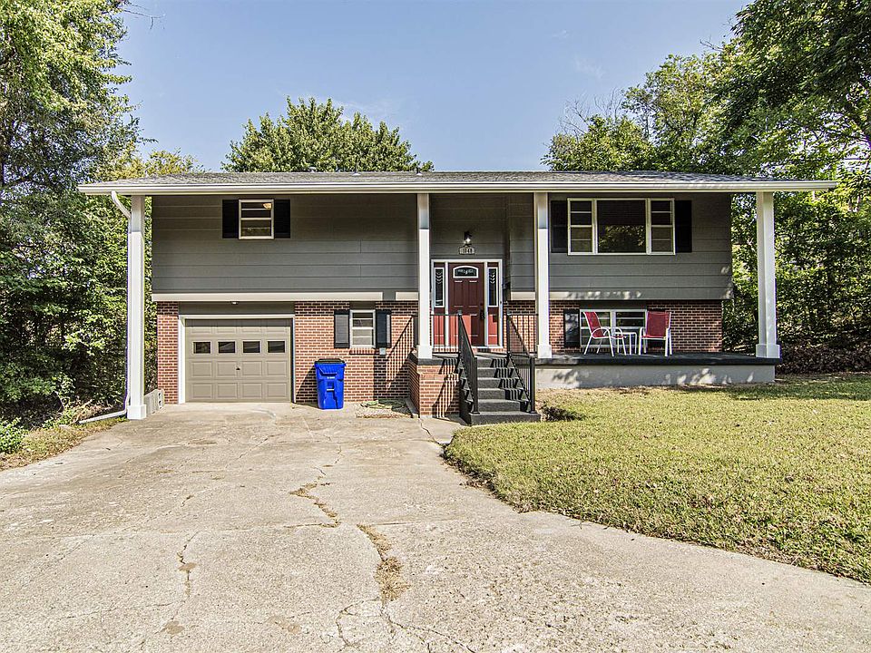 1048 W Spruce St Junction City KS 66441 Zillow