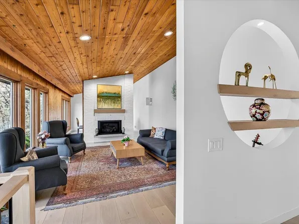 5117 Lake Mendota Drive, Madison, WI 53705