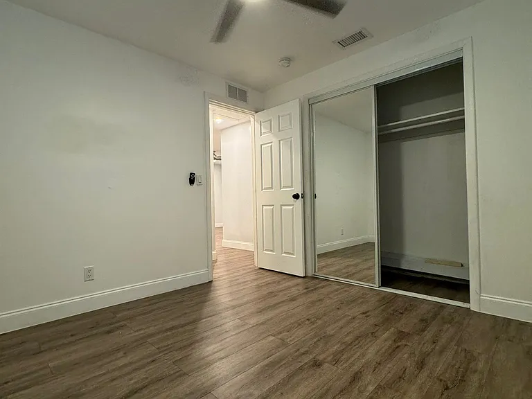 9422 SW 51st St — Photo 20