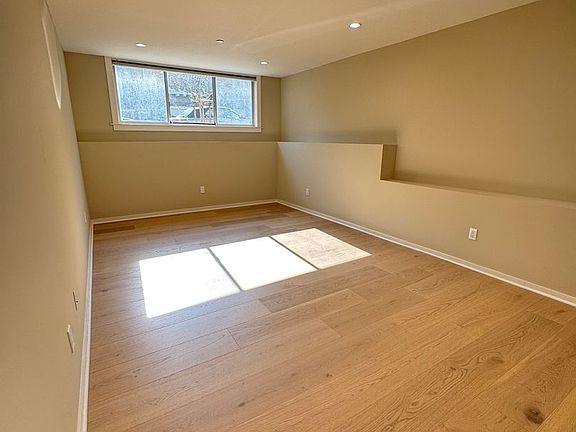 3rd image of 2340 Union St #1369R