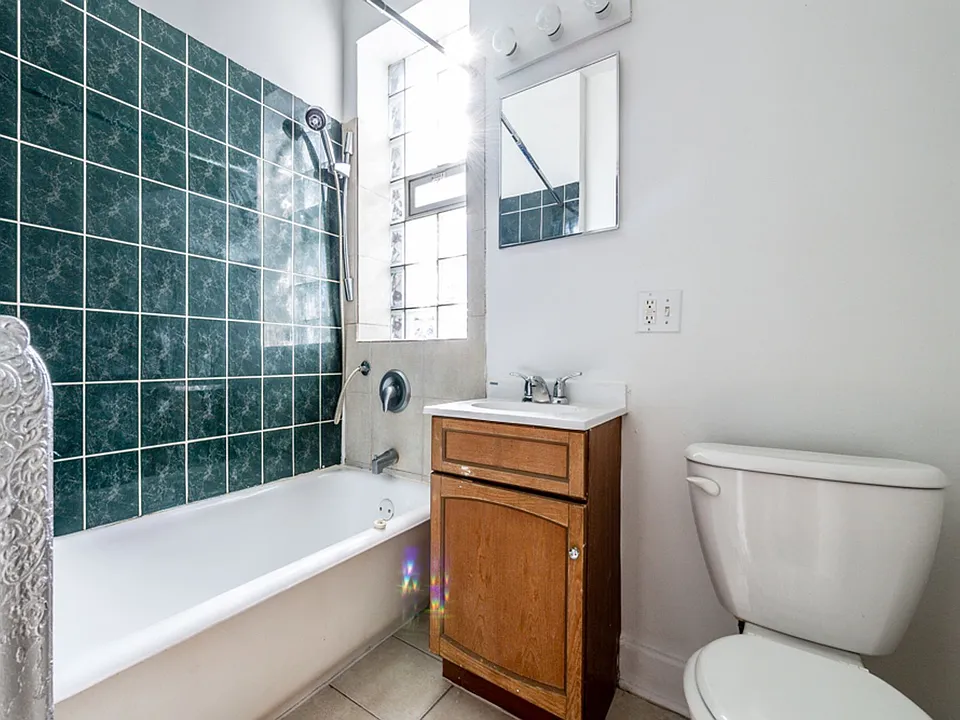 7941 S Marquette