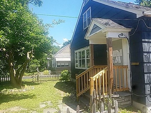 3rd image of 121 Elton Ave