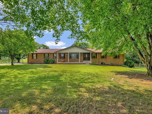 61 Honeysuckle Ln, Owings, MD 20736
