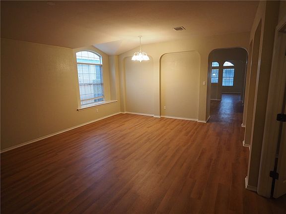 4th image of 3517 Roberto Clemente Ln