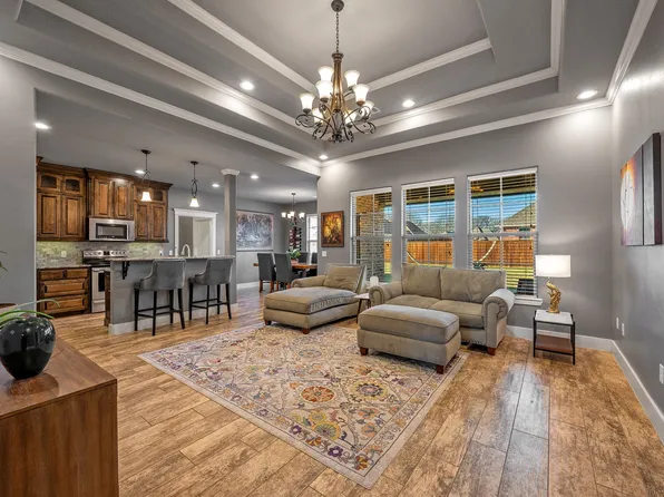 1126 Fountain Creek Blvd, Pottsboro, TX 75076