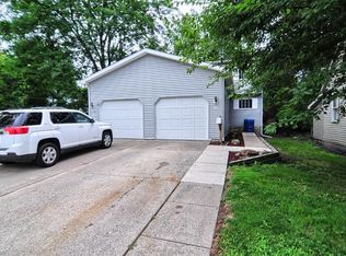 308 E Shiawassee Ave, Fenton, MI 48430