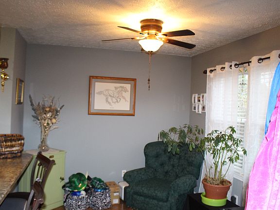 2nd image of 3632 Beechwood Cir