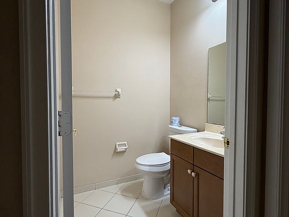 3rd image of 9074 Dupont Pl