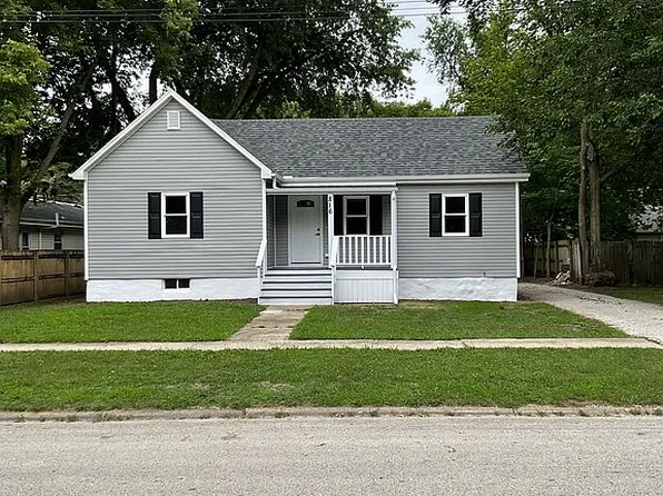 816 N Plum St, Pontiac, IL 61764