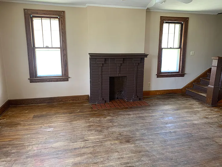 1237 Lynn St — Photo 3