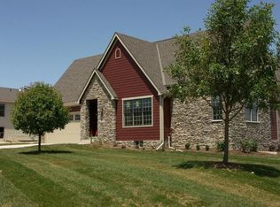 15704 Hartman Ave, Omaha, NE 68116