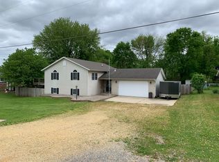 303 E Ives St, Long Grove, IA 52758