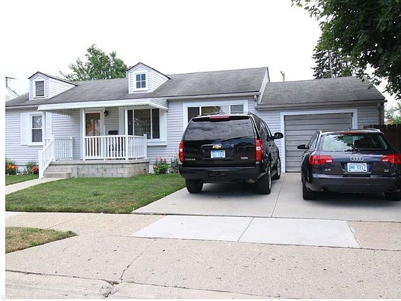 2nd image of 928 E Brickley Ave