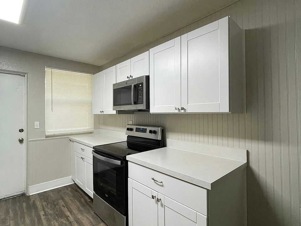 Kitchen, built-in microwave and range