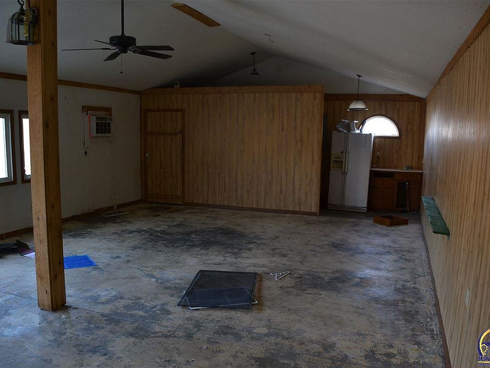 2nd image of 305 S Topeka Ave