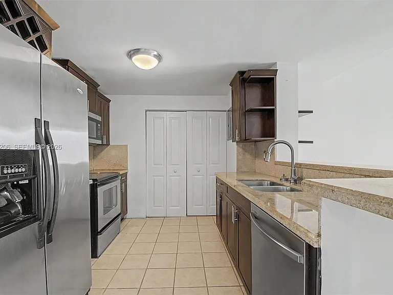 1250 S Miami Ave — Photo 5