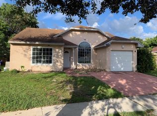 1251 SW 86th Ave, Pembroke Pines, FL 33025