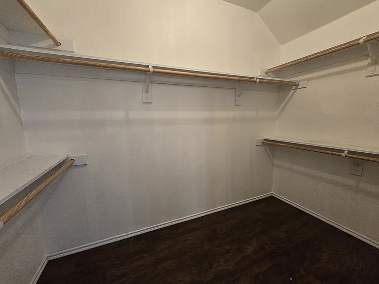 2410 Parkview Dr — Photo 20