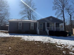 2101 Arbrook Ln, High Point, NC 27265